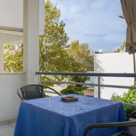 מלון דירות Apostolidis 3*